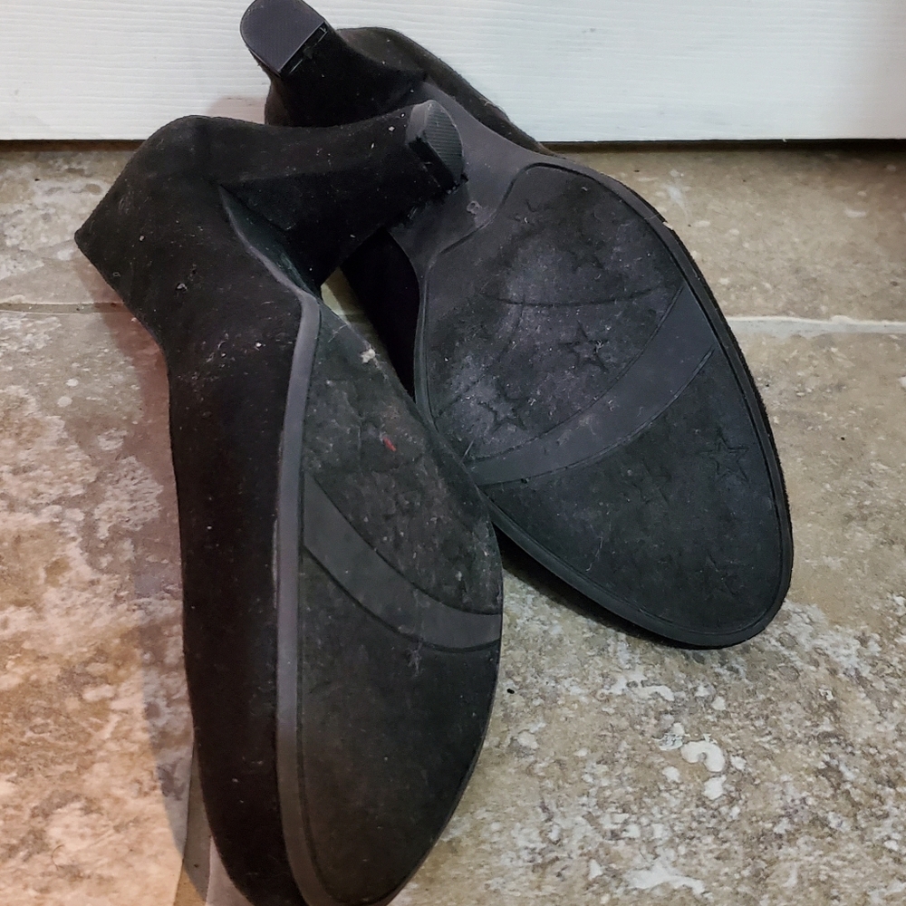 Heels - Picture 2 of 4